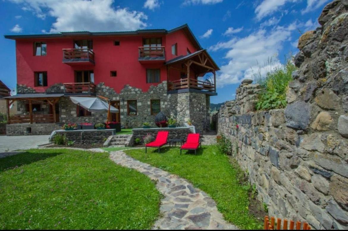 Red House Hotel Bakuriani Exterior photo